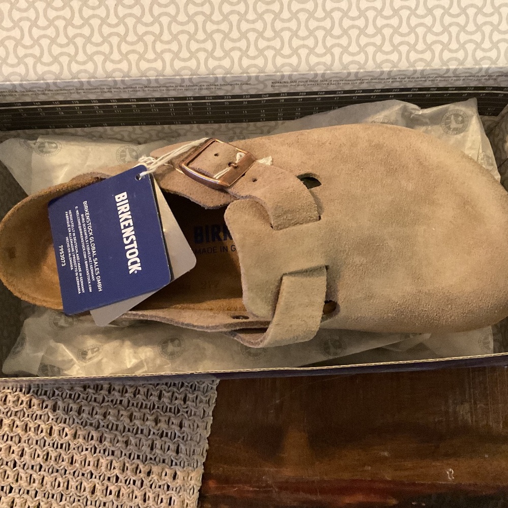Birkenstock Boston clog sandal in Taupe colour.size 39/6